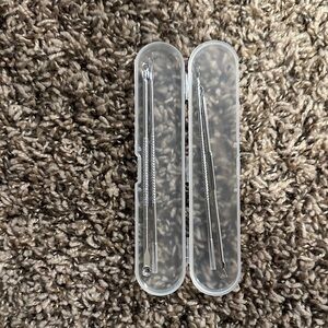 Metal acne cleaning tools